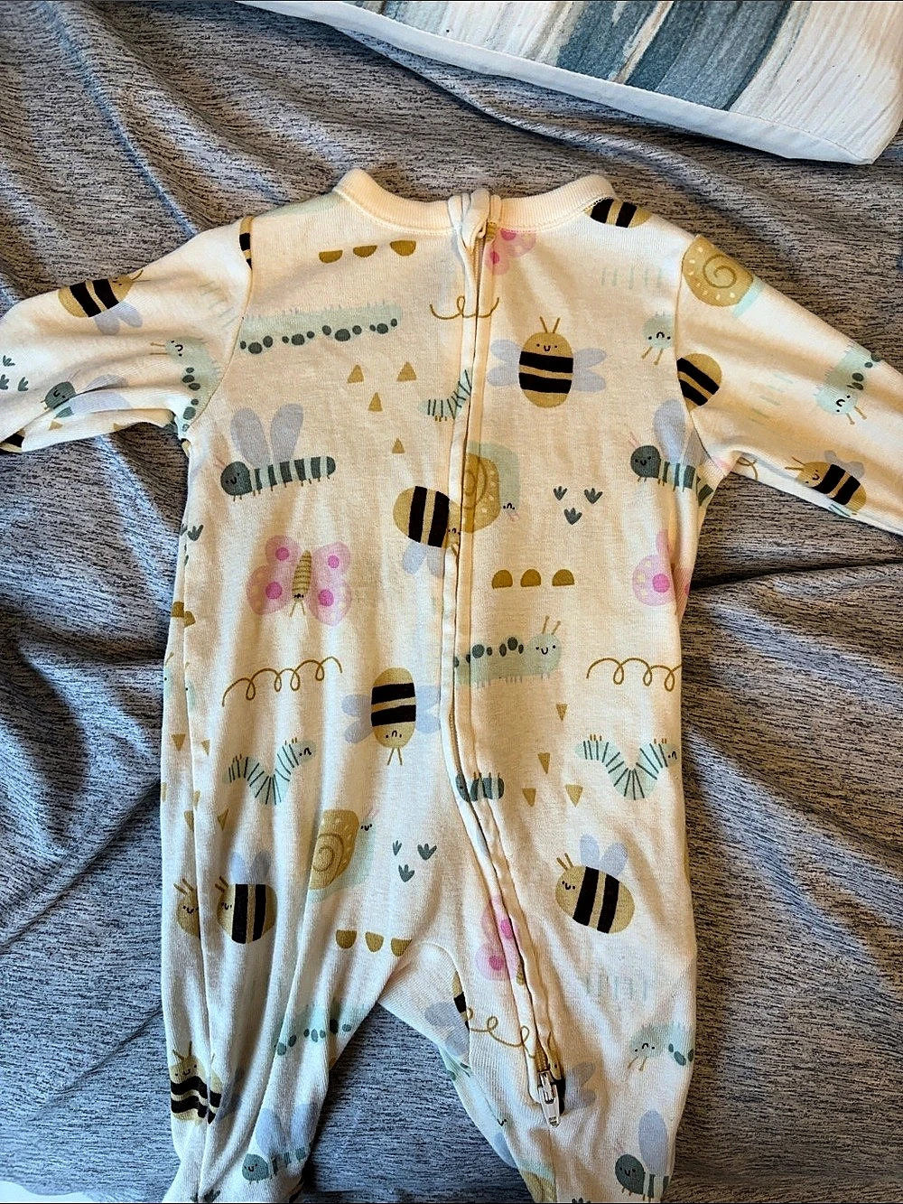 Old Navy 2-Way-Zip Sleep & Play Footed One-Piece for Baby Bee Print Footie 0-3M